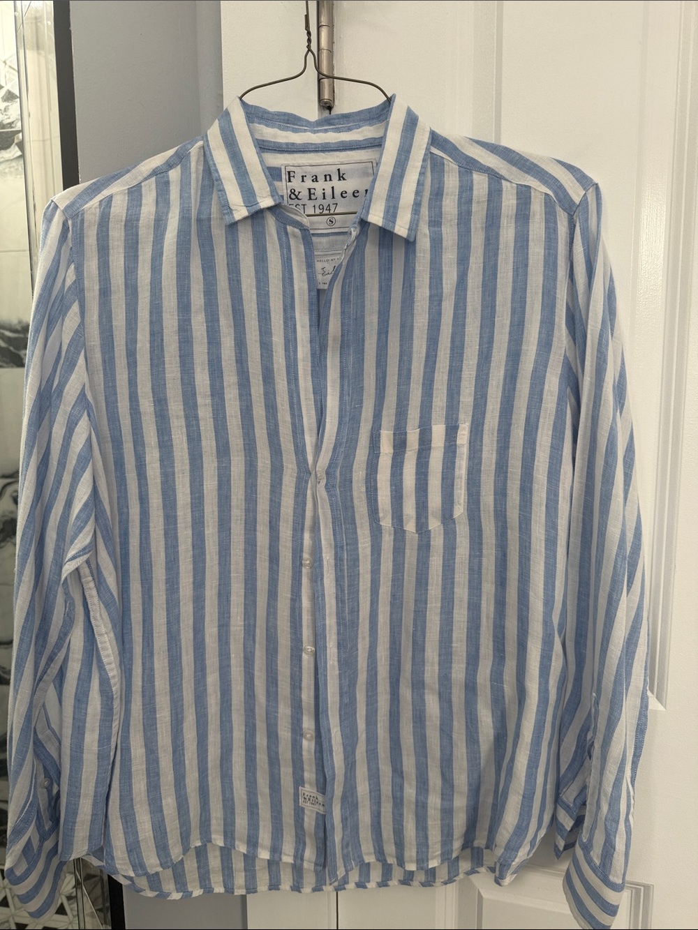Frank & Eileen Blue and White Striped Casual Button-Down Shirt